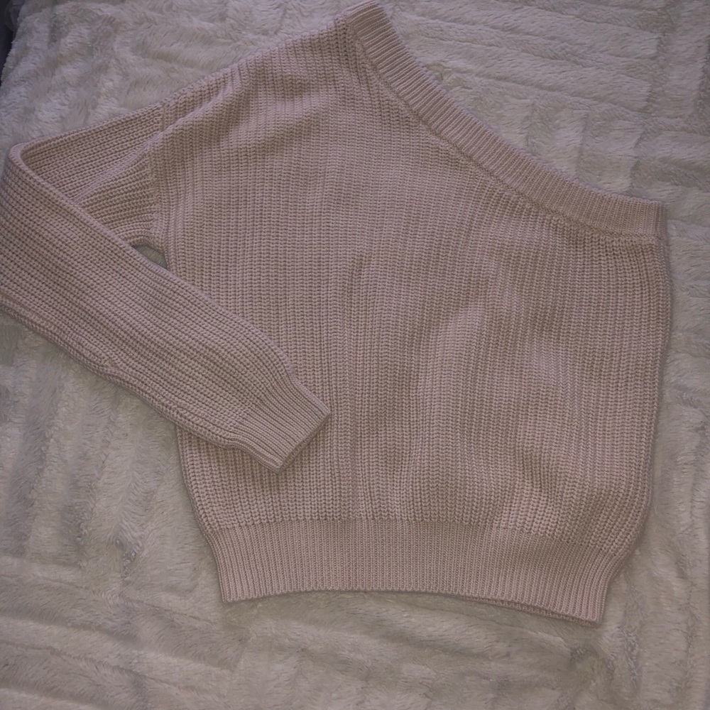 Asymmetrical one shoulder sweater